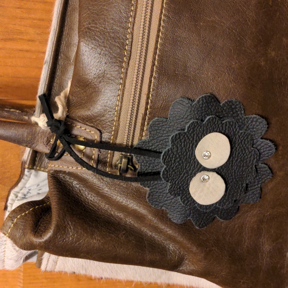 Genuine Leather Handmade Soot Sprite Susuwatari Purse Charm Black Cream #01 - Picture 7 of 7